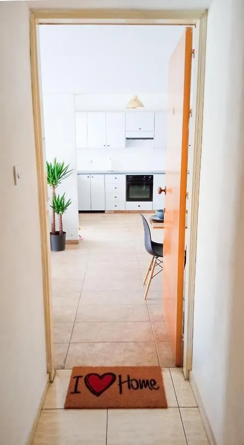 Luxury Maisonette Apartment - Ea View, Gym- 5 Min From Beach Lárnaca 0*,  Chipre