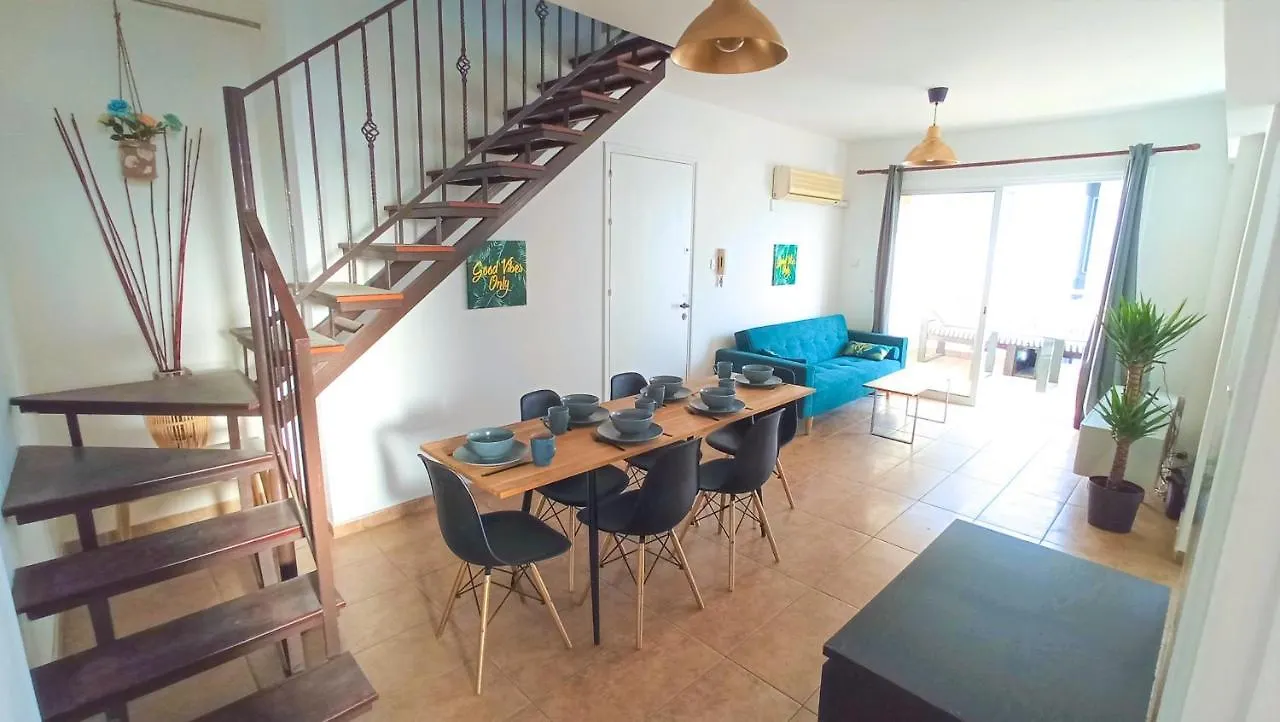 Luxury Maisonette Apartment - Ea View, Gym- 5 Min From Beach Lárnaca