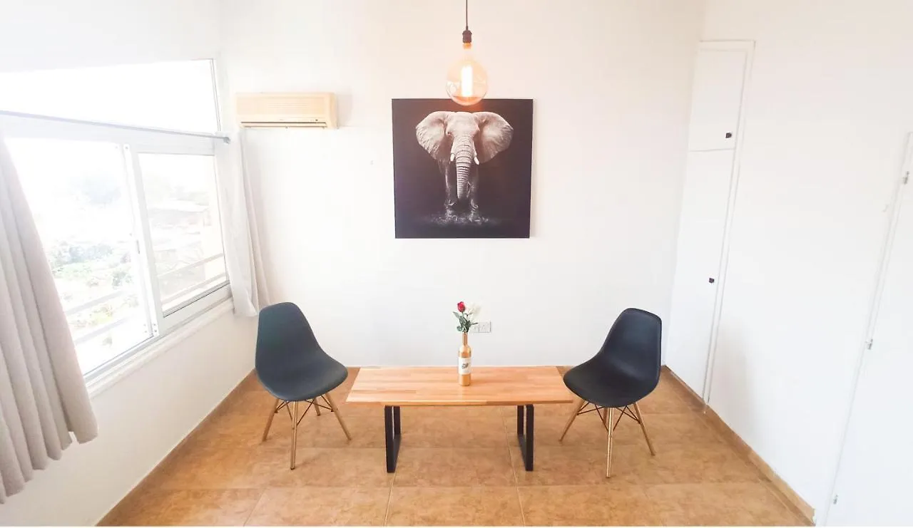 Luxury Maisonette Apartment - Ea View, Gym- 5 Min From Beach Lárnaca